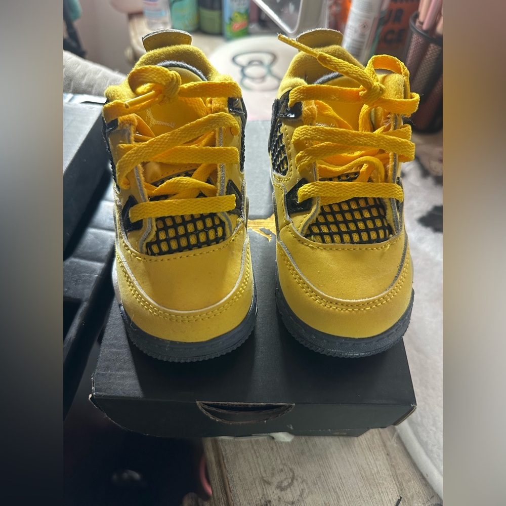 Jordan 4s